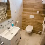 M5 Autópálya Eurobus Panzió 140,km Kisteleki Lehajtó Bed and breakfast Balástya
