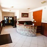 M5 Autópálya Eurobus Panzió 140,km Kisteleki Lehajtó Bed and breakfast
