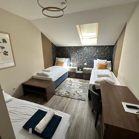 M5 Autopalya Eurobus Panzio 140,km Kisteleki Lehajto Bed & Breakfast *