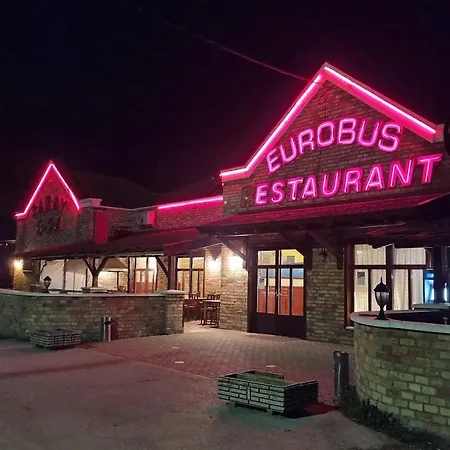 Couette-café M5 Autopalya Eurobus Panzio 140,km Kisteleki Lehajto