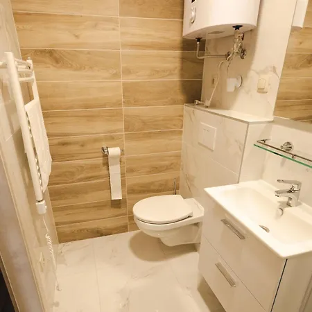 M5 Autopalya Eurobus Panzio 140,km Kisteleki Lehajto Bed & Breakfast *