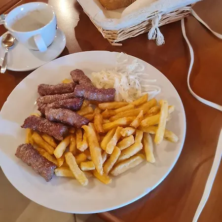 M5 Autopalya Eurobus Panzio 140,km Kisteleki Lehajto Bed & Breakfast Balástya