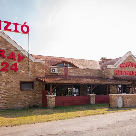 M5 Autopalya Eurobus Panzio 140,km Kisteleki Lehajto Bed & Breakfast